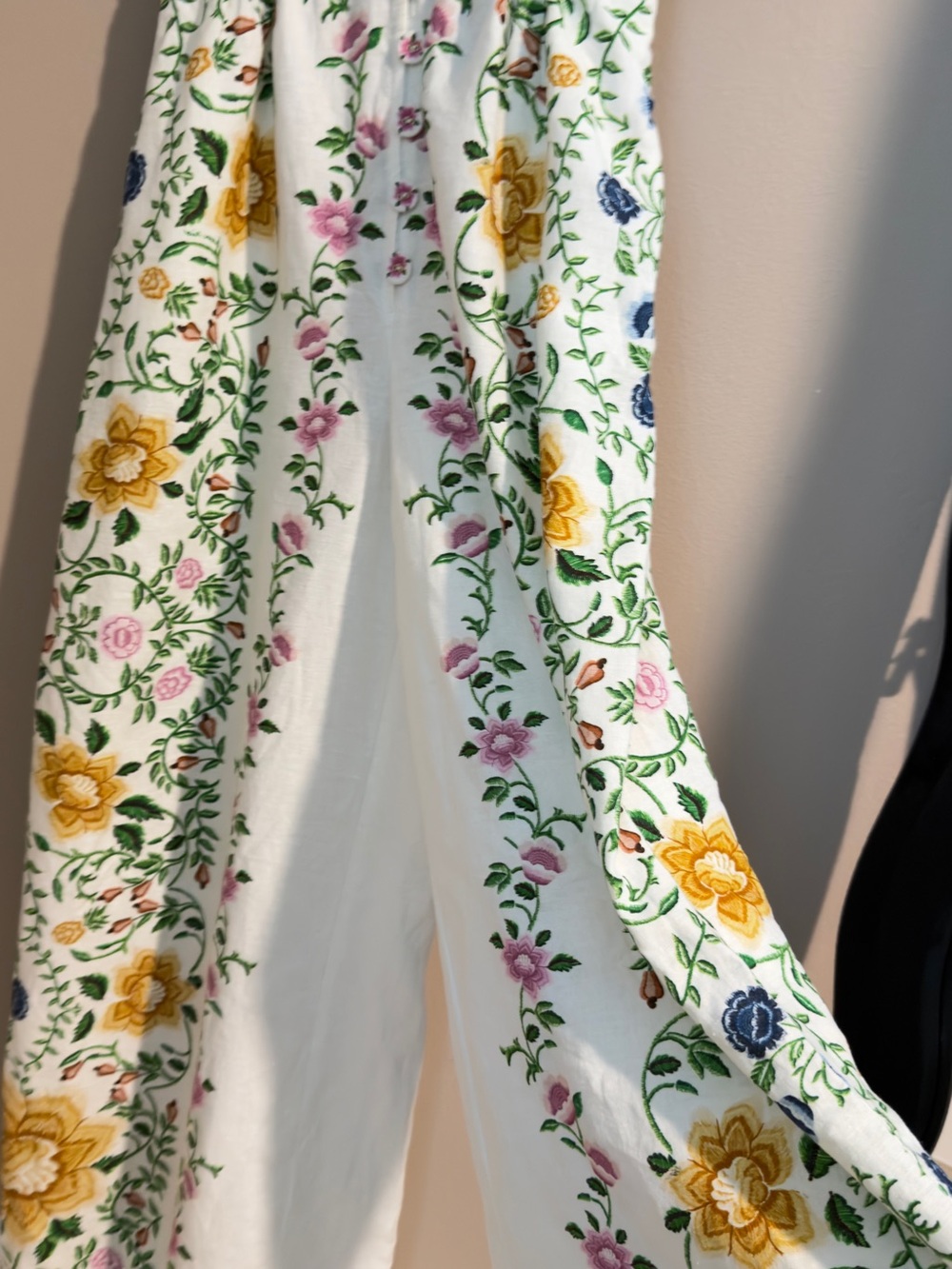 FARM RIO Folk Floral Linen Blend Wide-Leg Jumpsuit — Size XXS - Picture 4 of 15